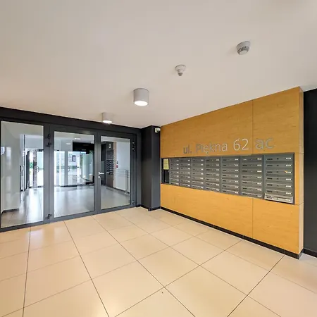 Tarnogaj Superior With Garden By Bookinghost Apartman Wrocław