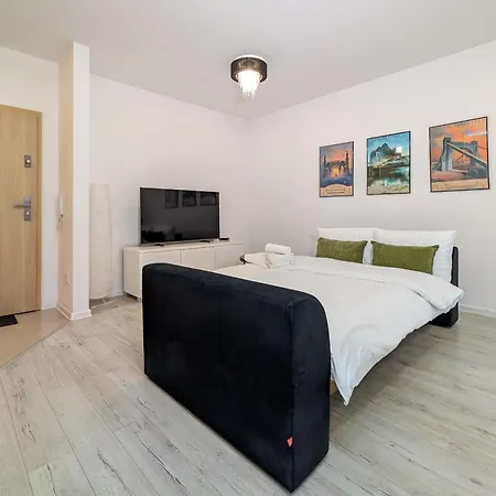 Tarnogaj Superior With Garden By Bookinghost *