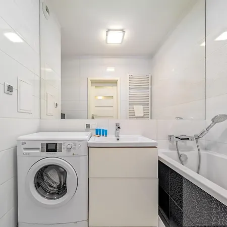 Apartman Tarnogaj Superior With Garden By Bookinghost Wrocław