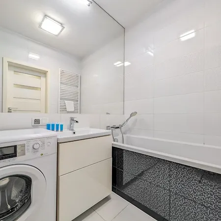 Tarnogaj Superior With Garden By Bookinghost Apartman