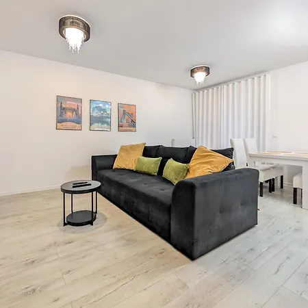 Tarnogaj Superior With Garden By Bookinghost Appartement