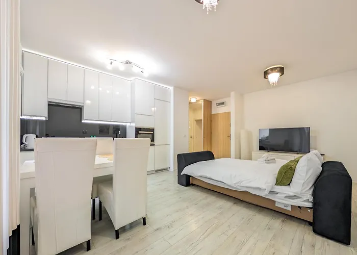 Tarnogaj Superior With Garden By Bookinghost *