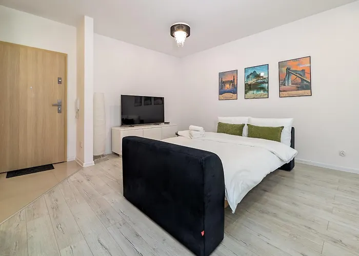 Tarnogaj Superior With Garden By Bookinghost *