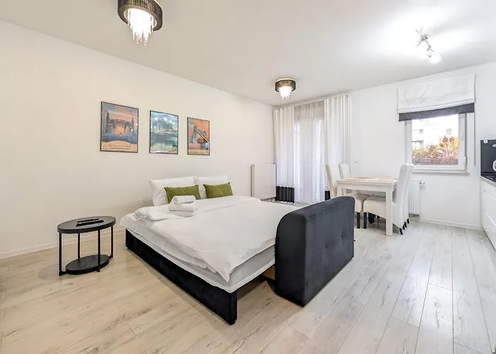 Tarnogaj Superior With Garden By Bookinghost Lejlighed Wrocław